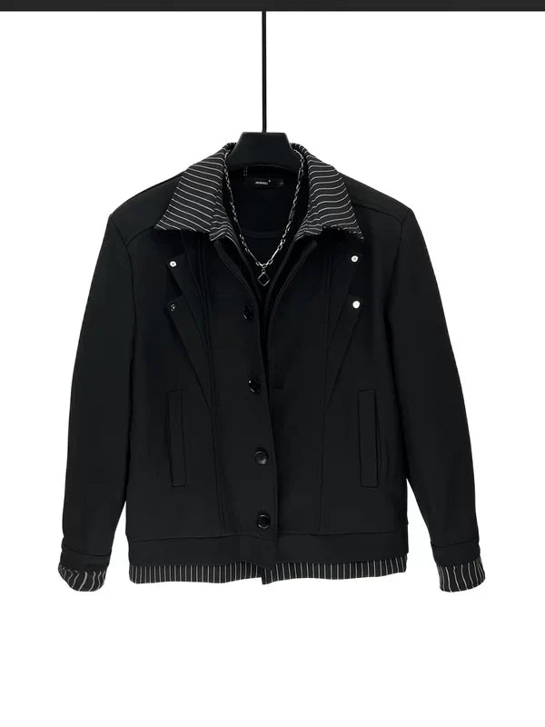 Lagenjacke mit Streifenmuster und dekonstruiertem Revers 